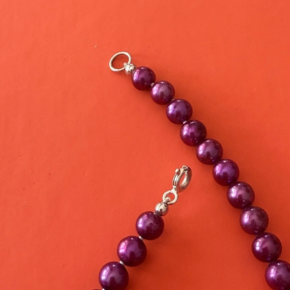 5 Pearls necklaces